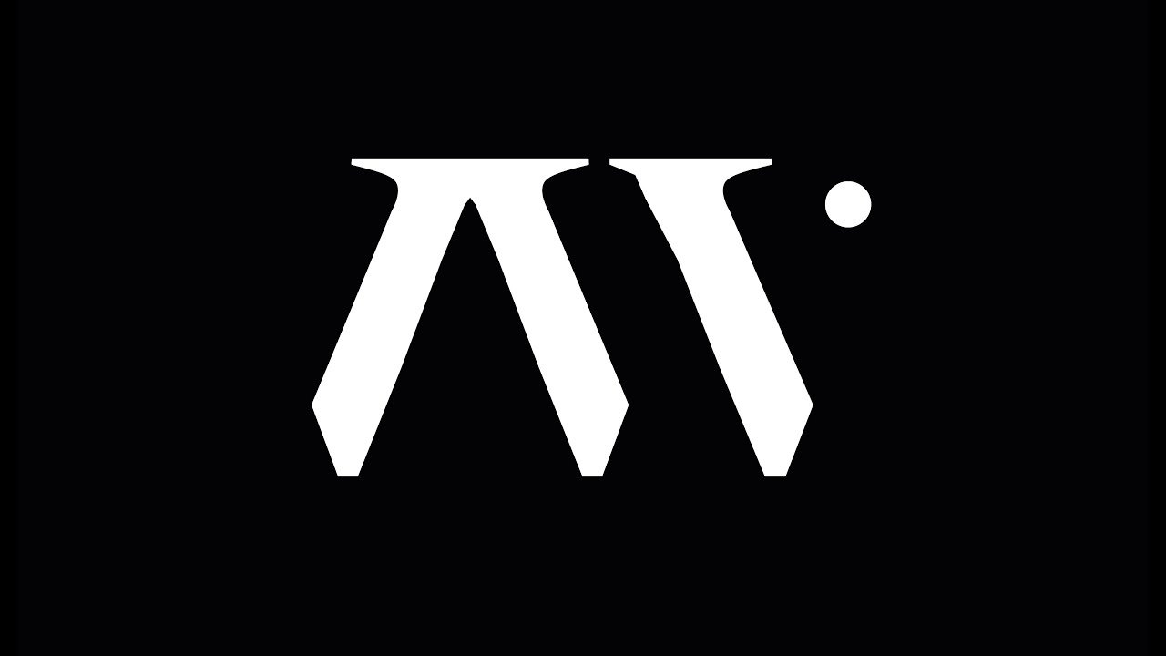 Monogramme M de The Motion en blanc sur fond noir, image d'ouverture de la vidéo